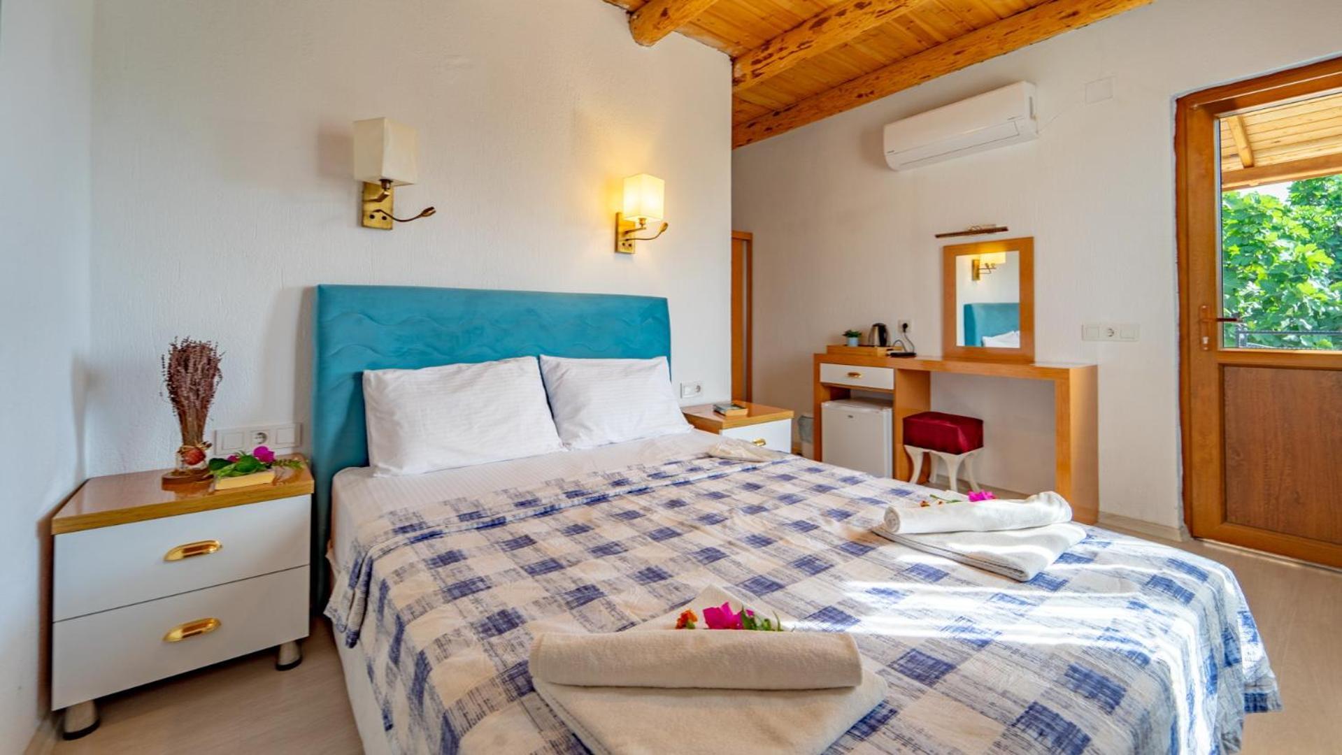 St. Nicholas Pension Патара Екстериор снимка