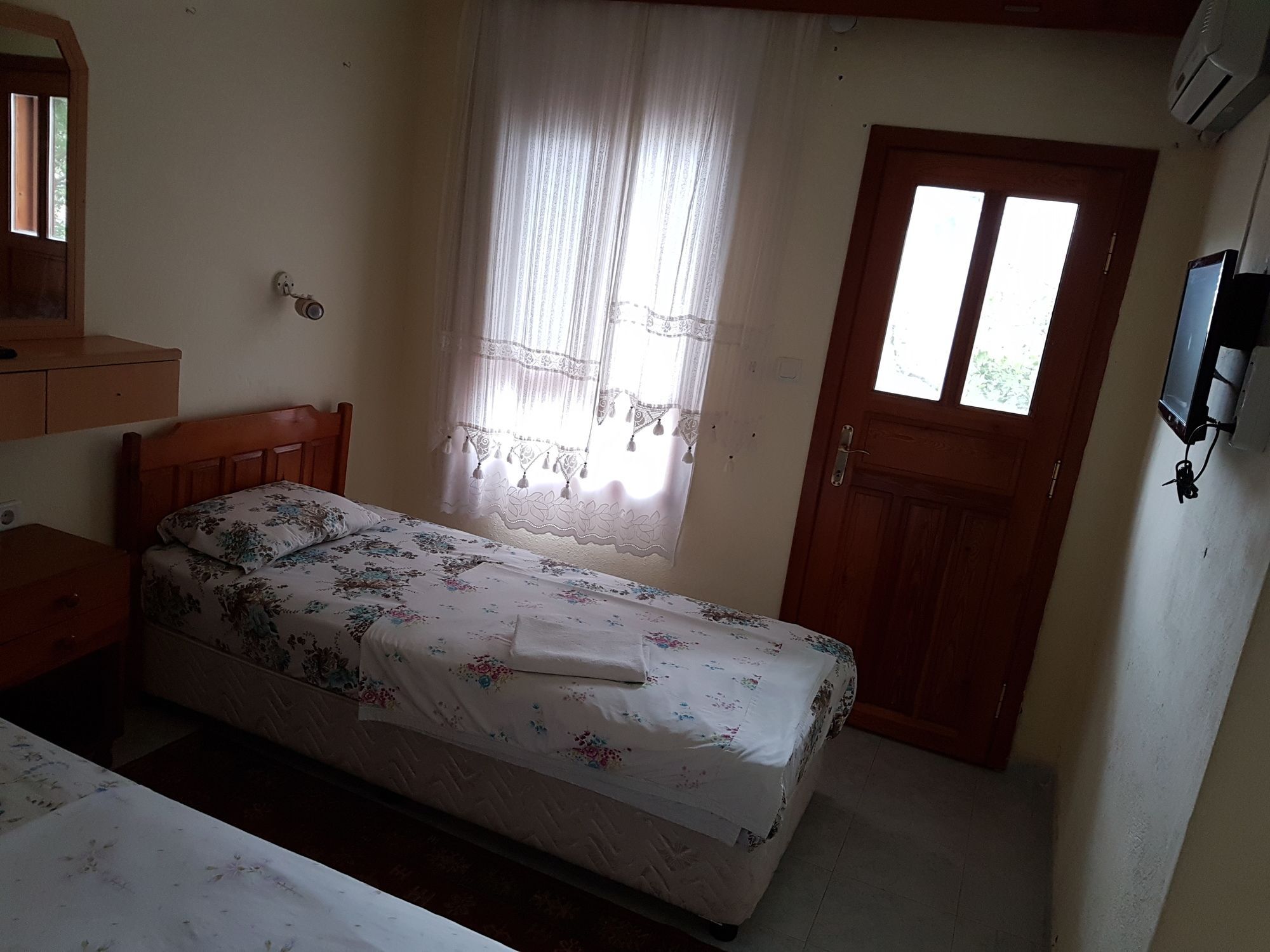 St. Nicholas Pension Патара Екстериор снимка